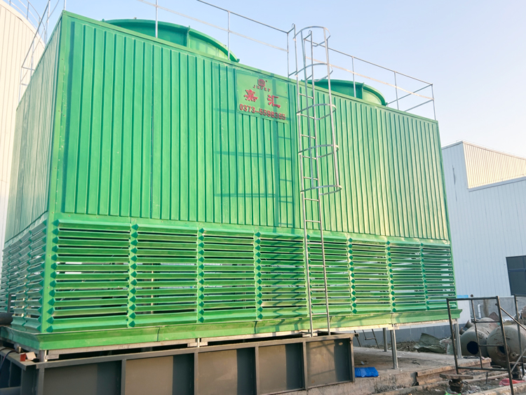 唐河回購兩臺300噸并聯(lián)式冷卻塔